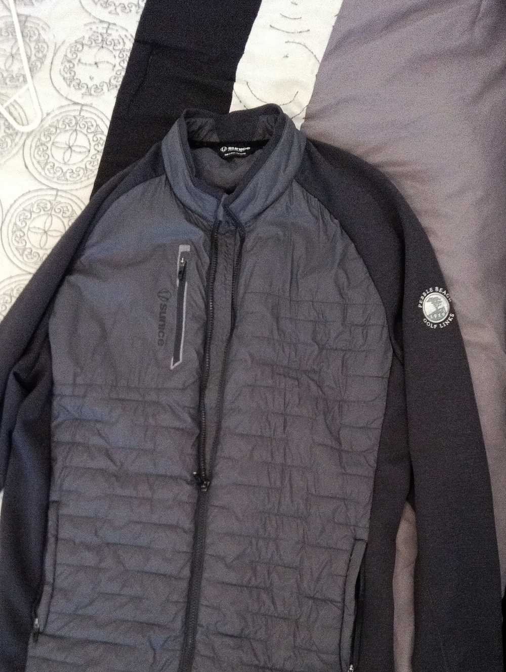 Sunice Men's Dark Gray Quilted Hybrid Performance Jacket With Pebble Beach Logo